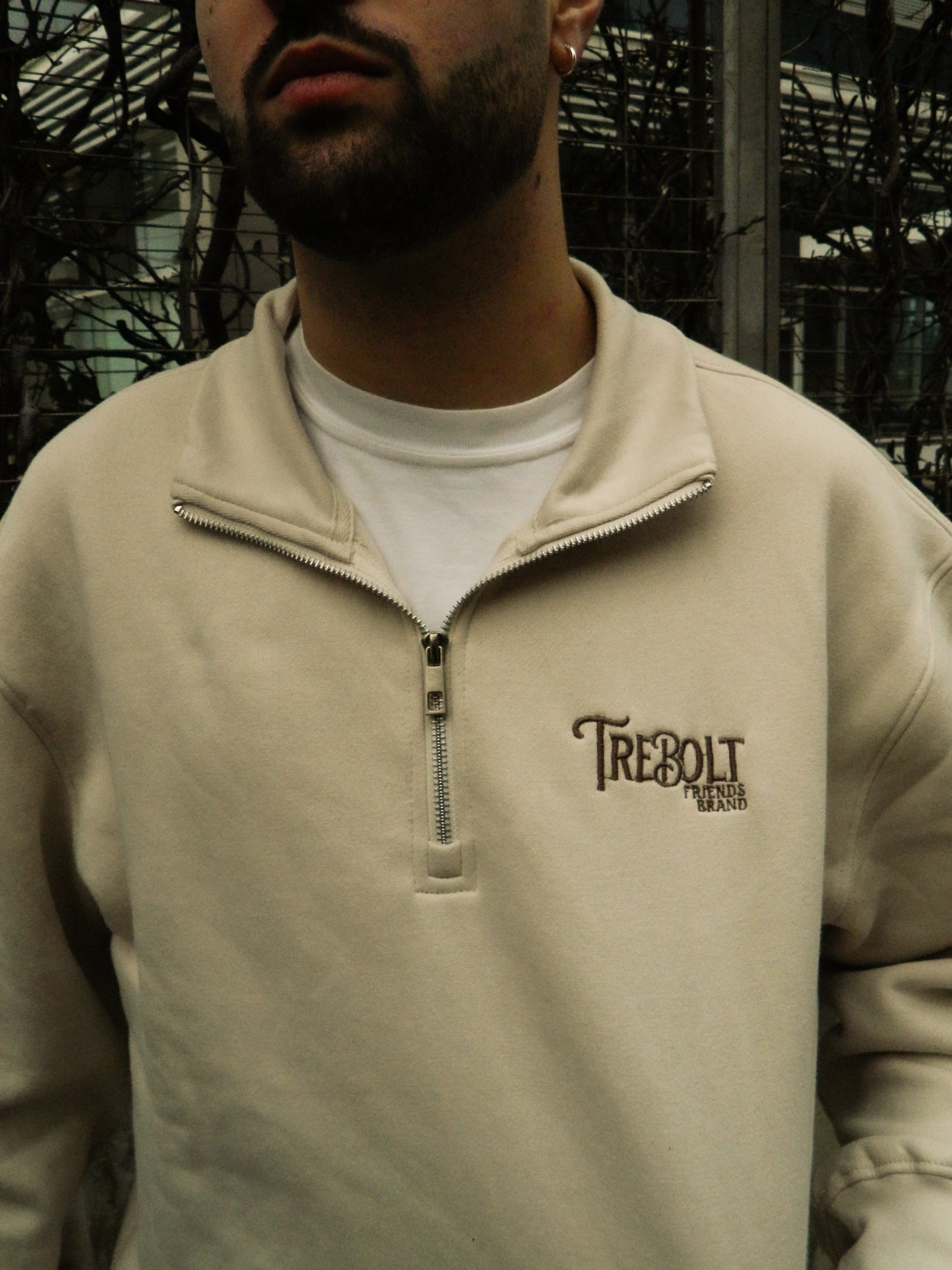 Buzo medio cierre "OFF DUTY" beige